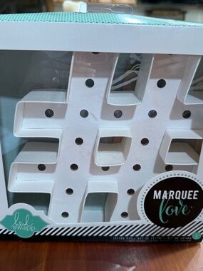 Hashtag #️⃣ light marquee NWB